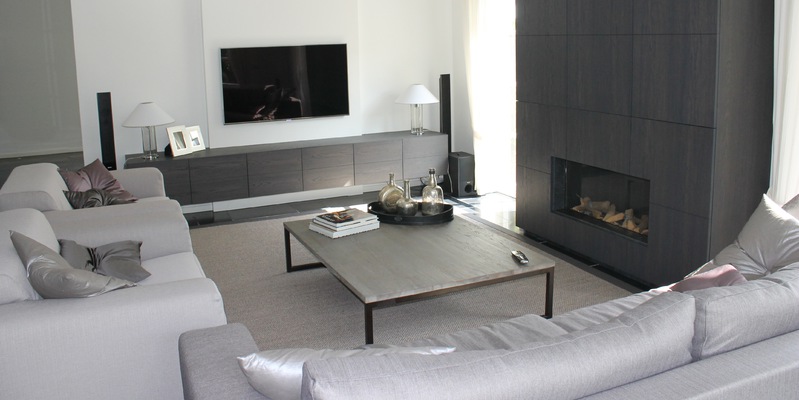 woonkamer modern inbouw front zwart rechthoek licht & sprankelend gas 