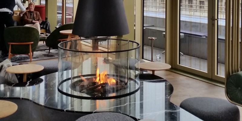 woonkamer modern grijs gas sfeervol & klassiek rond rondom open vuur 