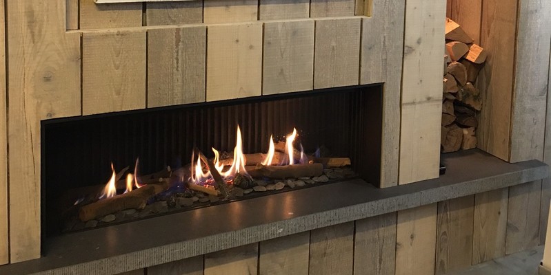 hip & happening woonkamer modern inbouw front rechthoek gas natuursteen plateau 