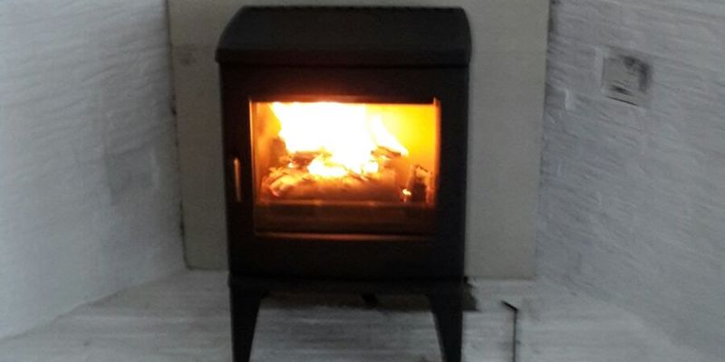 woonkamer vierkant front zwart klassiek sfeervol & klassiek vrijstaand hout plateau  