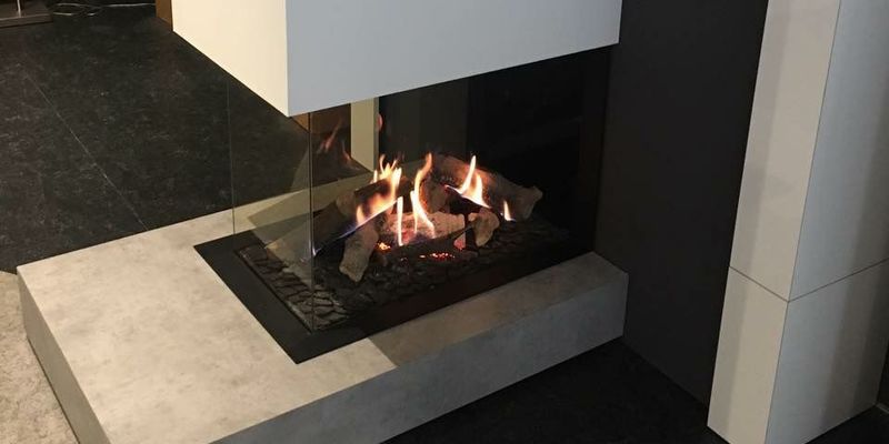 hip & happening woonkamer grijs inbouw driezijdig gas rechthoekig natuursteen plateau 