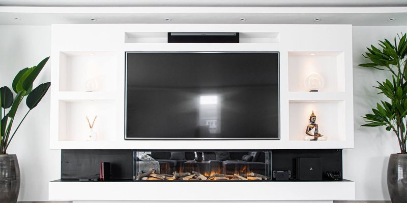 elektrisch woonkamer modern inbouw front rechthoek zwart wit stoer 