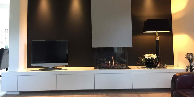 woonkamer inbouw driezijdig gas wit sfeervol 